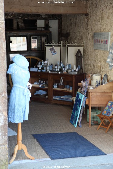 Midi-Pyrénées - St Felix Lauregais 16th Centuary centre for Woad - the blue dye