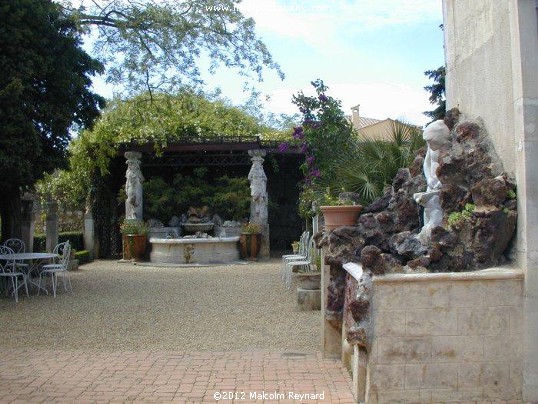 Villa Antonine – The  Summer  Studio of local artist Jean-Antoine Injalbert 