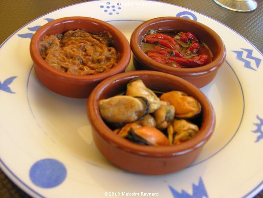 Mèze on the Etang de Thau -  "Meze à Mèze" 